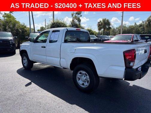 White 2022 Toyota Tacoma SR