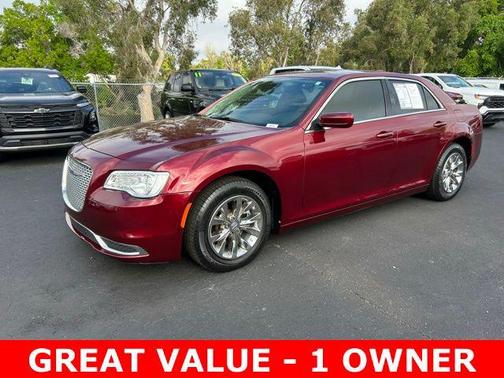 2022 Chrysler 300 Touring