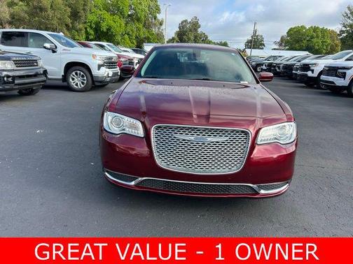 2022 Chrysler 300 Touring