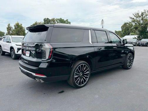 Black 2025 Chevrolet Suburban 4WD High Country