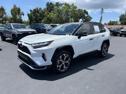 2025 Toyota RAV4 Hybrid SE
