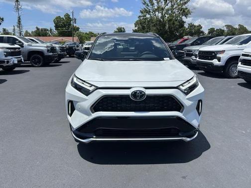 2025 Toyota RAV4 Hybrid SE