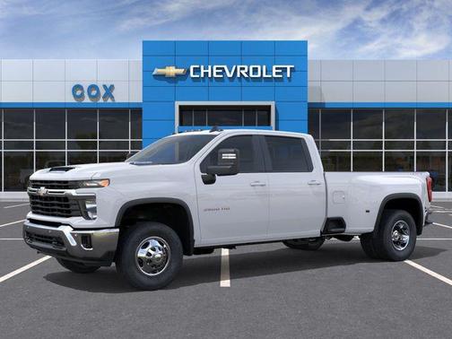 Summit White 2026 Chevrolet Silverado 3500 LT