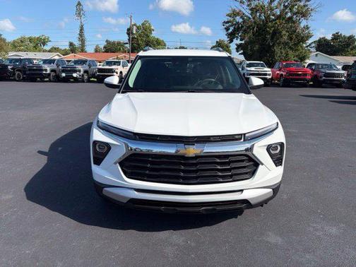 Summit White 2025 Chevrolet Trailblazer LT