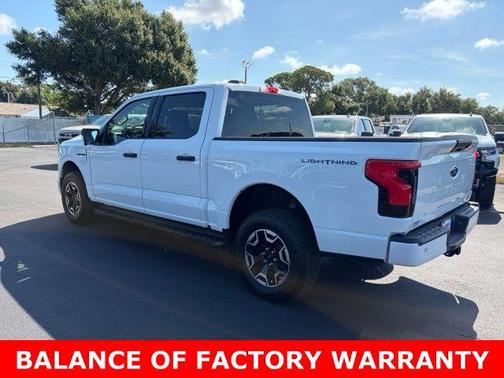 Oxford White 2023 Ford F-150 Lightning XLT