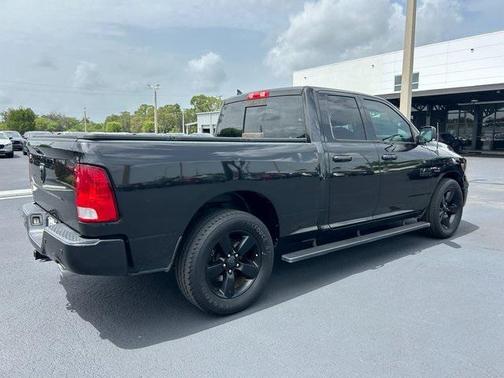 Brilliant Black Crystal Pearlcoat 2018 RAM 1500 Big Horn