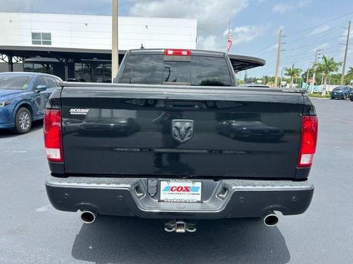 Brilliant Black Crystal Pearlcoat 2018 RAM 1500 Big Horn