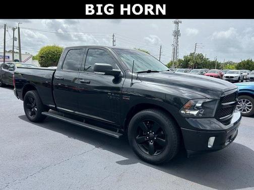 Brilliant Black Crystal Pearlcoat 2018 RAM 1500 Big Horn