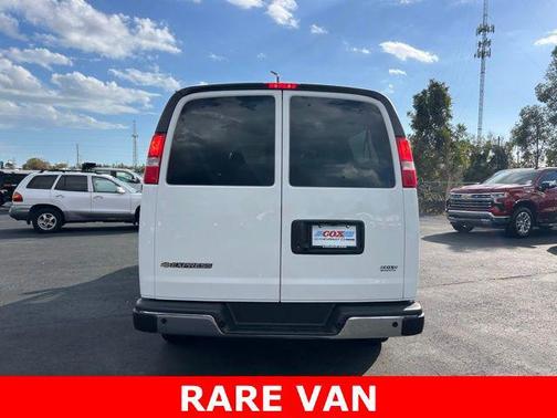 Summit White 2025 Chevrolet Express 3500 RWD 3500 Extended Wheelbase LT