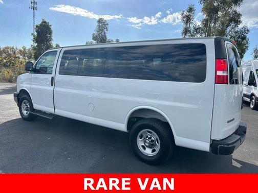 Summit White 2025 Chevrolet Express 3500 RWD 3500 Extended Wheelbase LT