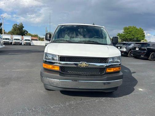 Summit White 2025 Chevrolet Express 3500 RWD 3500 Extended Wheelbase LT