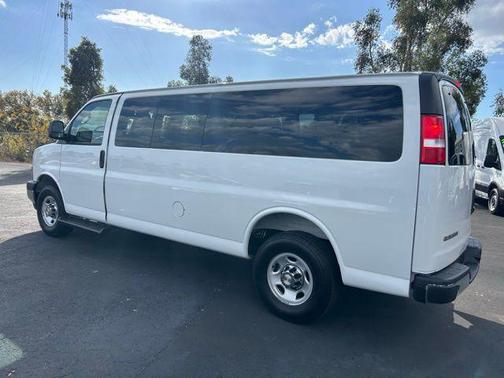 Summit White 2025 Chevrolet Express 3500 RWD 3500 Extended Wheelbase LT