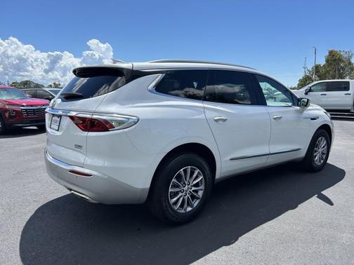 2023 Buick Enclave Essence FWD