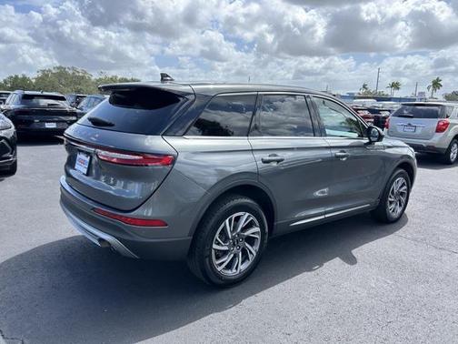 2023 Lincoln Corsair Standard