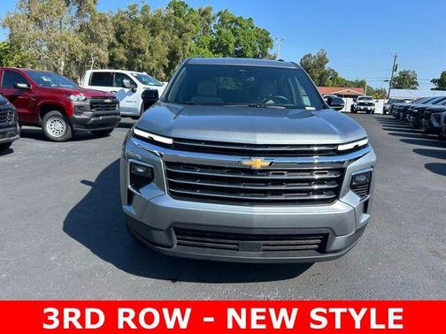 Sterling Gray Metallic 2025 Chevrolet Traverse LT
