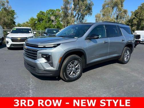 Sterling Gray Metallic 2025 Chevrolet Traverse LT