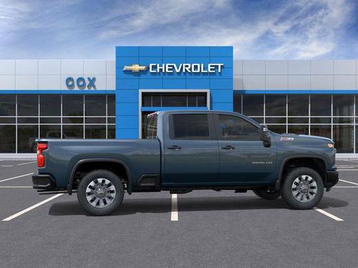 Lakeshore Blue Metallic 2026 Chevrolet Silverado 2500 Custom