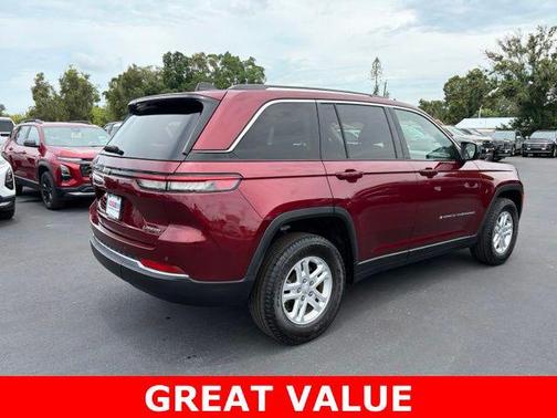 Velvet Red Pearlcoat 2023 Jeep Grand Cherokee Laredo