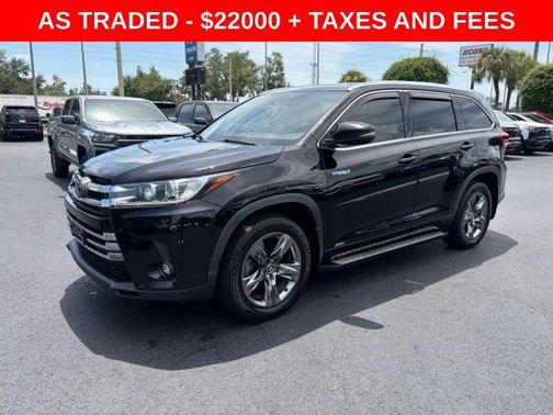 Midnight Black Metallic 2019 Toyota Highlander Hybrid Platinum