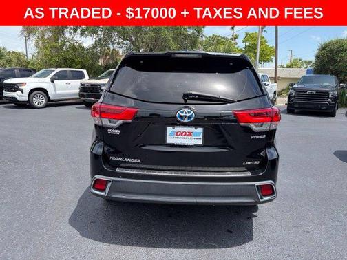 Midnight Black Metallic 2019 Toyota Highlander Hybrid Platinum