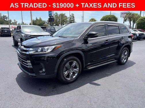 Midnight Black Metallic 2019 Toyota Highlander Hybrid Platinum