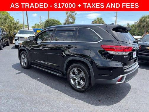 Midnight Black Metallic 2019 Toyota Highlander Hybrid Platinum