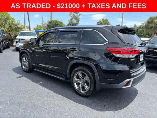 Midnight Black Metallic 2019 Toyota Highlander Hybrid Platinum