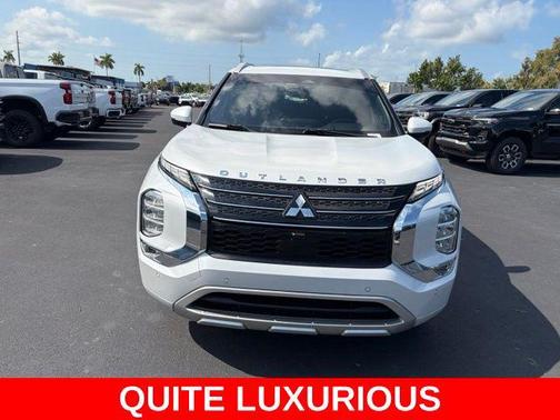 White Diamond 2022 Mitsubishi Outlander SEL
