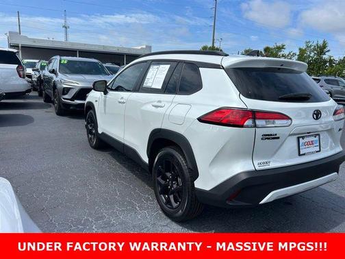 Wind Chill Pearl 2025 Toyota Corolla Cross LE