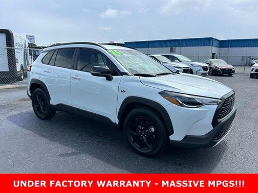 Wind Chill Pearl 2025 Toyota Corolla Cross LE