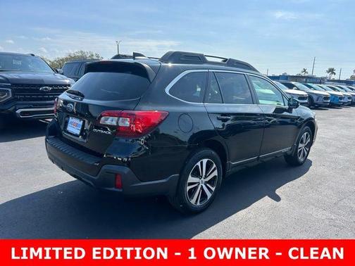 Crystal Black Silica 2018 Subaru Outback 2.5i Limited