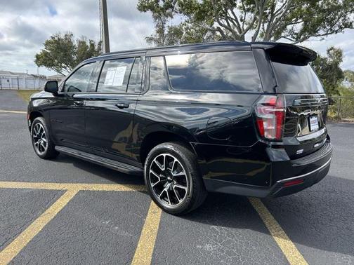 2022 Chevrolet Suburban RST