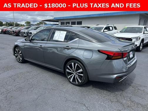 2022 Nissan Altima SR FWD