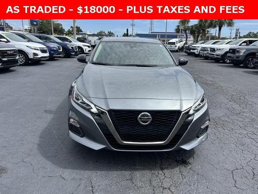 2022 Nissan Altima SR FWD