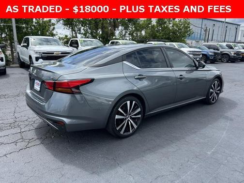 2022 Nissan Altima SR FWD