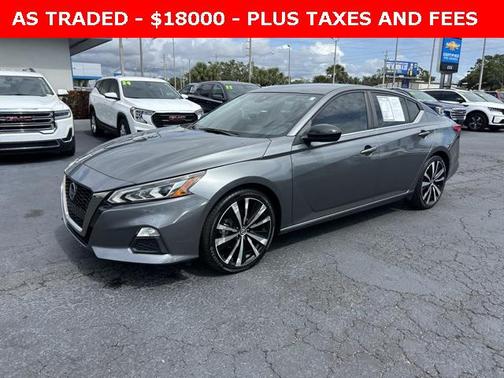 2022 Nissan Altima SR FWD
