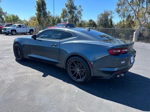 2021 Chevrolet Camaro RWD Coupe LT1