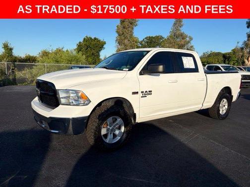 Bright White Clearcoat 2019 RAM 1500 SLT