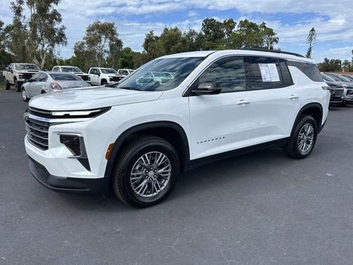 2025 Chevrolet Traverse LT
