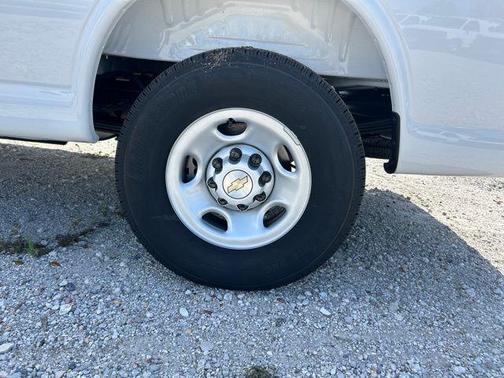 Summit White 2025 Chevrolet Express 2500 Work Van