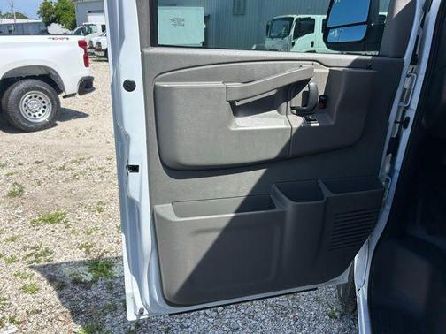 Summit White 2025 Chevrolet Express 2500 Work Van