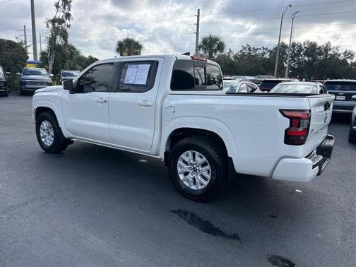 2022 Nissan Frontier SV