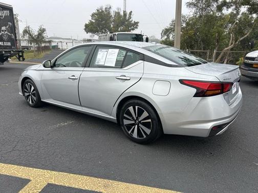 2022 Nissan Altima 2.5 SV