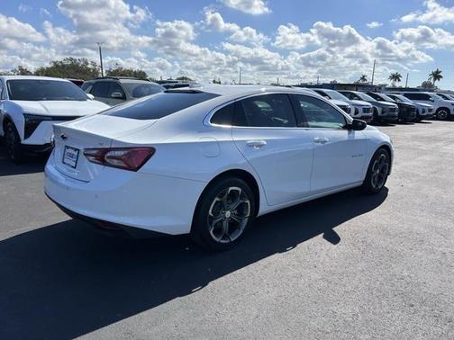 2022 Chevrolet Malibu FWD LT