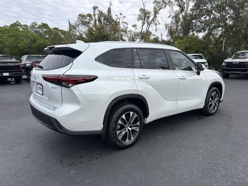 2026 Toyota Highlander Hybrid XLE