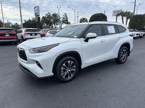 2026 Toyota Highlander Hybrid XLE