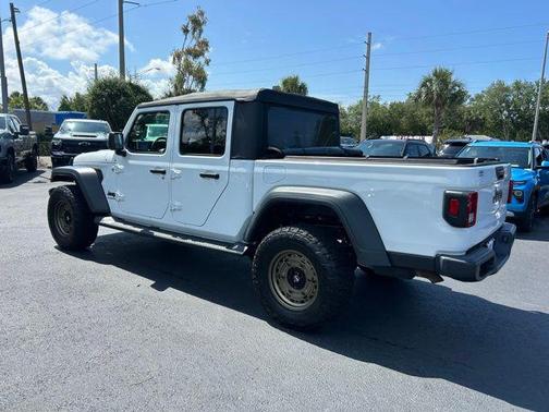 Bright White Clearcoat 2020 Jeep Gladiator Sport S