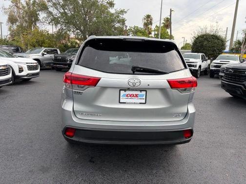 Celestial Silver Metallic 2019 Toyota Highlander XLE