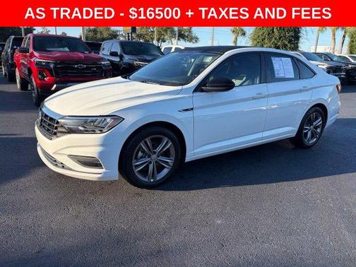 Pure White 2021 Volkswagen Jetta 1.4T R-Line