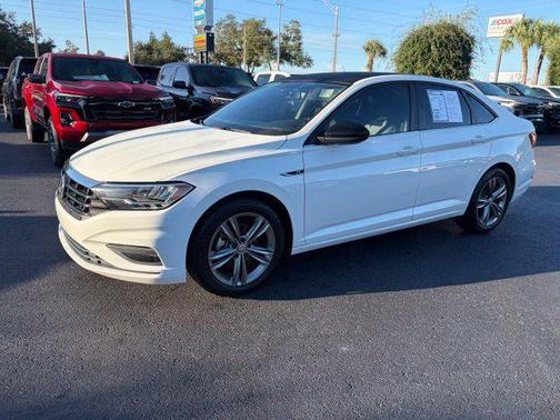 Pure White 2021 Volkswagen Jetta 1.4T R-Line